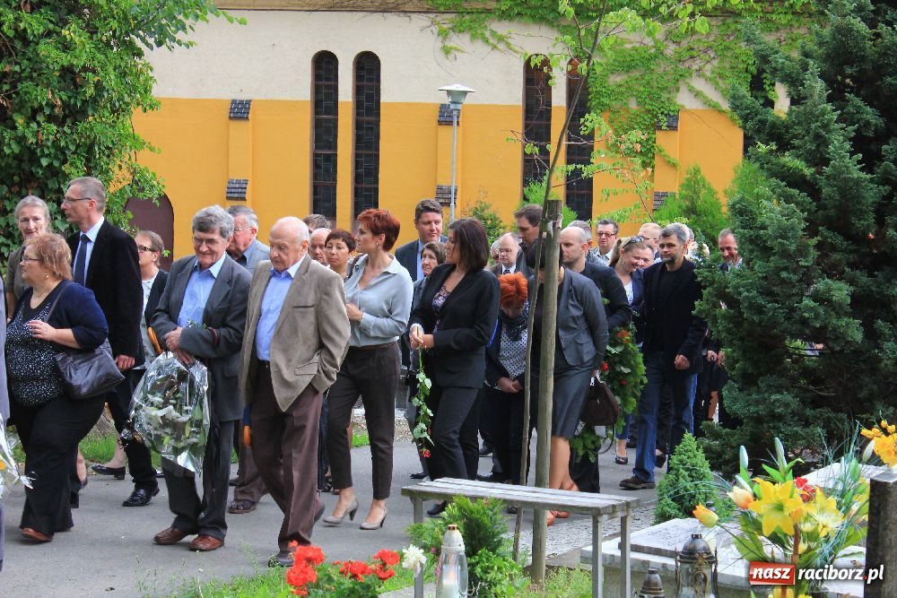 Zdjęcie w galerii na portalu naszraciborz.pl: Pożegnano śp. Lecha Staszewskiego wiadomości z regionu