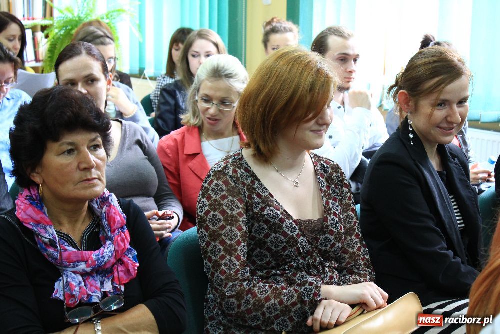 Zdjęcie w galerii na portalu naszraciborz.pl: Idealna książka na Euro 2012 wiadomości z regionu