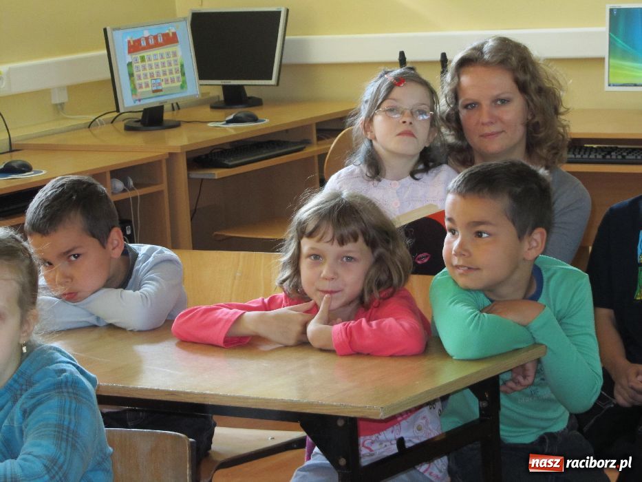 Zdjęcie w galerii na portalu naszraciborz.pl: Instytut Studiów Społecznych w akcji wiadomości z regionu