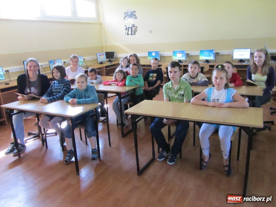 Zdjęcie w galerii na portalu naszraciborz.pl: Instytut Studiów Społecznych w akcji wiadomości z regionu