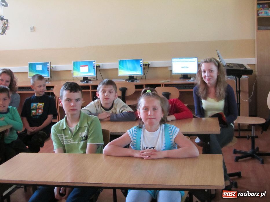 Zdjęcie w galerii na portalu naszraciborz.pl: Instytut Studiów Społecznych w akcji wiadomości z regionu