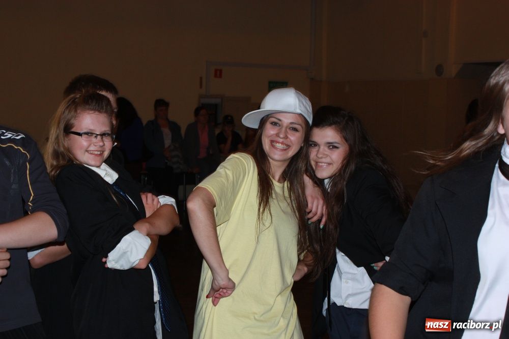 Zdjęcie w galerii na portalu naszraciborz.pl: Młodzi artyści na scenie w Krzanowicach wiadomości z regionu