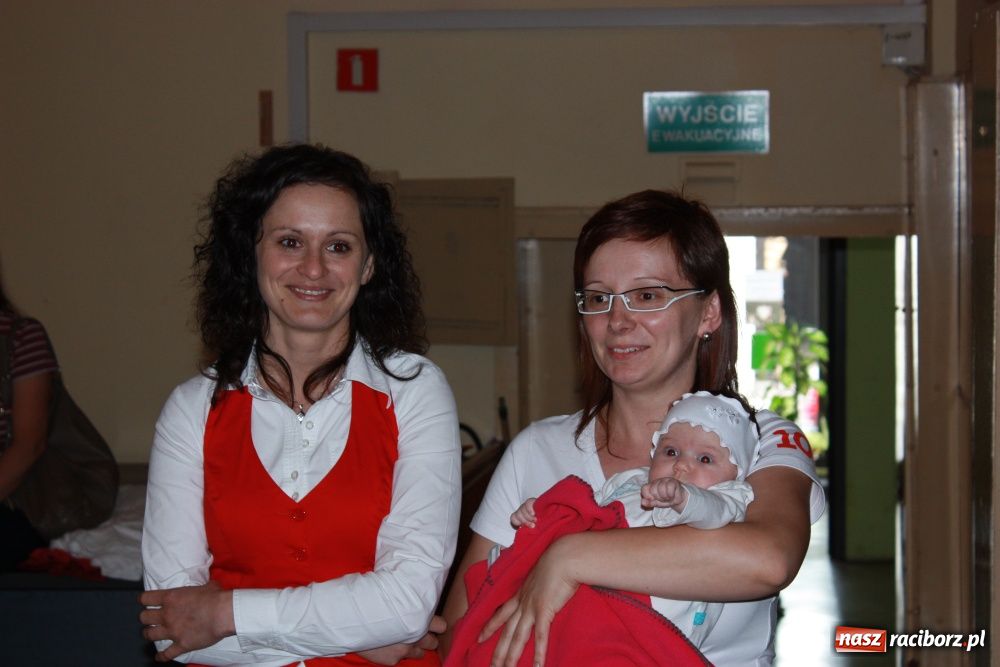 Zdjęcie w galerii na portalu naszraciborz.pl: Młodzi artyści na scenie w Krzanowicach wiadomości z regionu