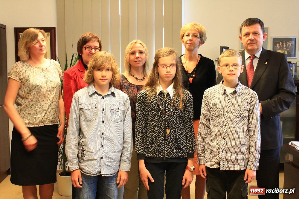 Zdjęcie w galerii na portalu naszraciborz.pl: Ortografia nie ma przed nimi tajemnic wiadomości z regionu