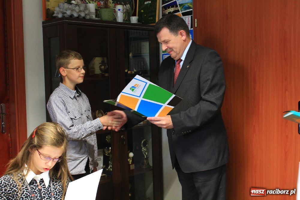 Zdjęcie w galerii na portalu naszraciborz.pl: Ortografia nie ma przed nimi tajemnic wiadomości z regionu