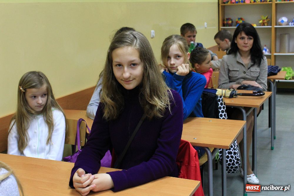 Zdjęcie w galerii na portalu naszraciborz.pl: Dzieci z Białorusi odwiedziły II LO wiadomości z regionu