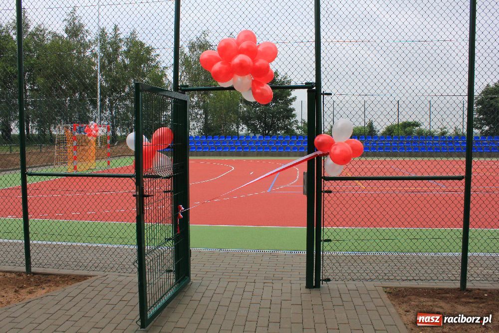 Zdjęcie w galerii na portalu naszraciborz.pl: Otwarto nowe boisko w Kornowacu wiadomości z regionu