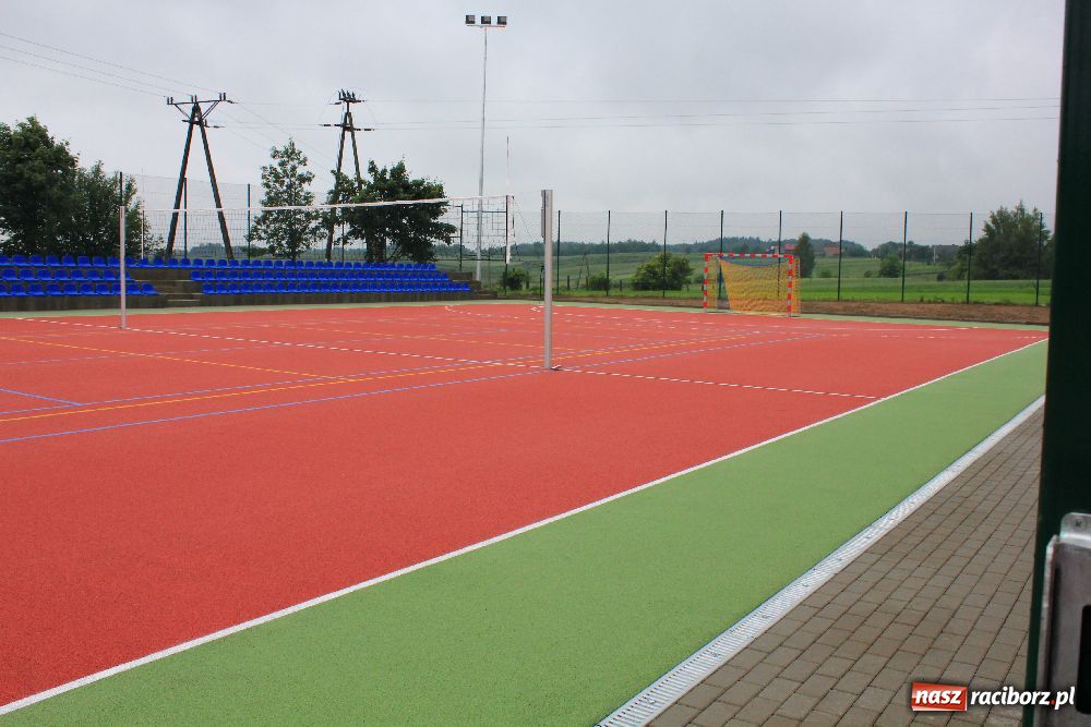 Zdjęcie w galerii na portalu naszraciborz.pl: Otwarto nowe boisko w Kornowacu wiadomości z regionu