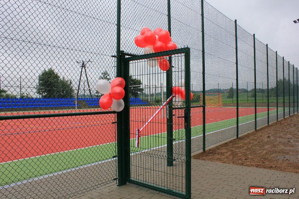 Zdjęcie w galerii na portalu naszraciborz.pl: Otwarto nowe boisko w Kornowacu wiadomości z regionu