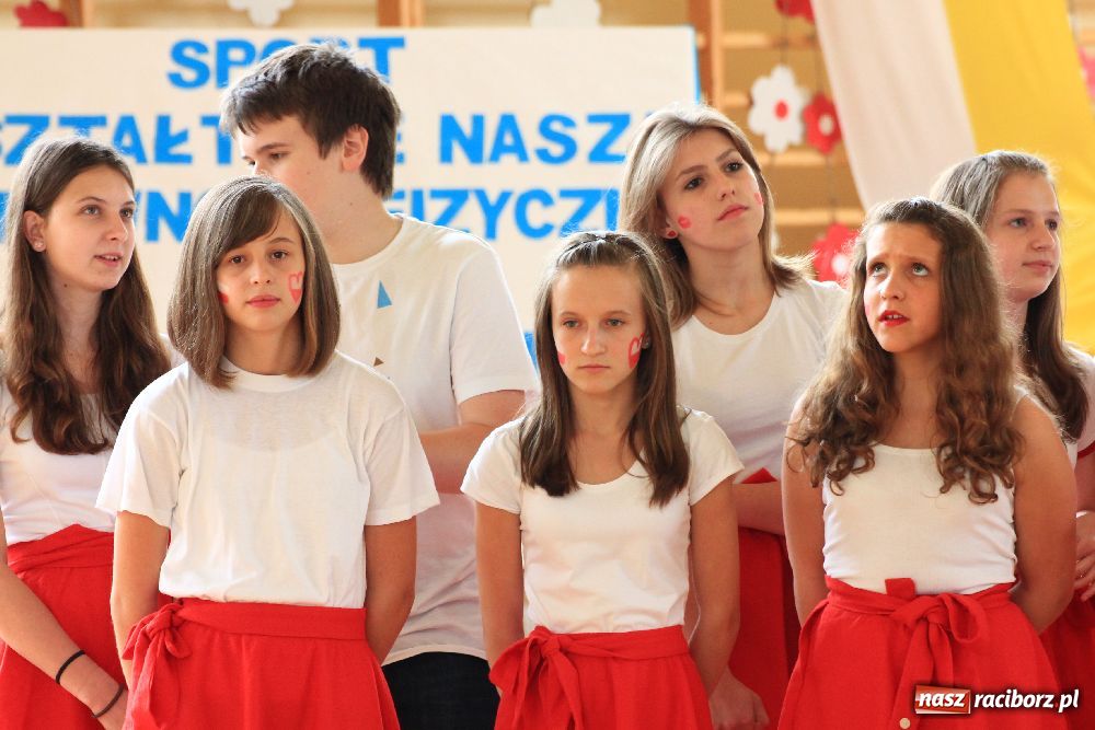 Zdjęcie w galerii na portalu naszraciborz.pl: Otwarto nowe boisko w Kornowacu wiadomości z regionu