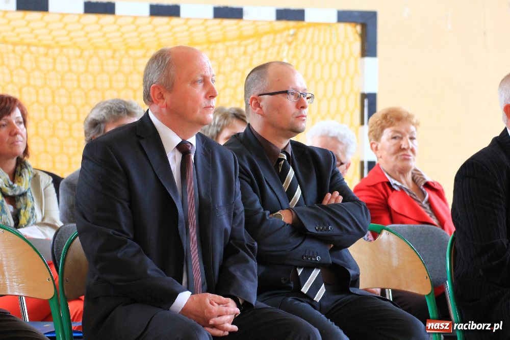 Zdjęcie w galerii na portalu naszraciborz.pl: Otwarto nowe boisko w Kornowacu wiadomości z regionu