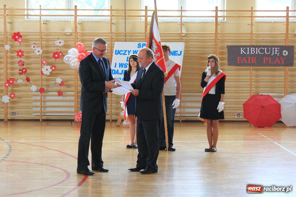 Zdjęcie w galerii na portalu naszraciborz.pl: Otwarto nowe boisko w Kornowacu wiadomości z regionu