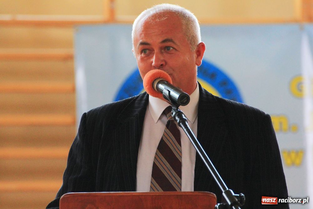 Zdjęcie w galerii na portalu naszraciborz.pl: Otwarto nowe boisko w Kornowacu wiadomości z regionu