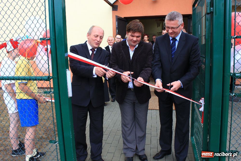 Zdjęcie w galerii na portalu naszraciborz.pl: Otwarto nowe boisko w Kornowacu wiadomości z regionu