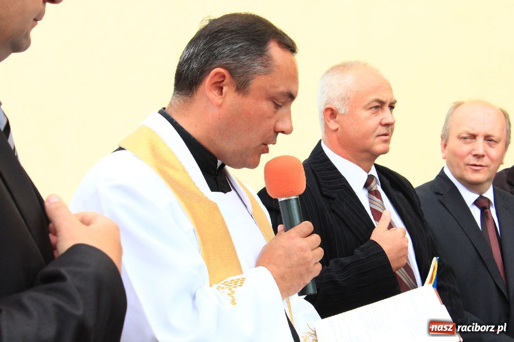 Zdjęcie w galerii na portalu naszraciborz.pl: Otwarto nowe boisko w Kornowacu wiadomości z regionu