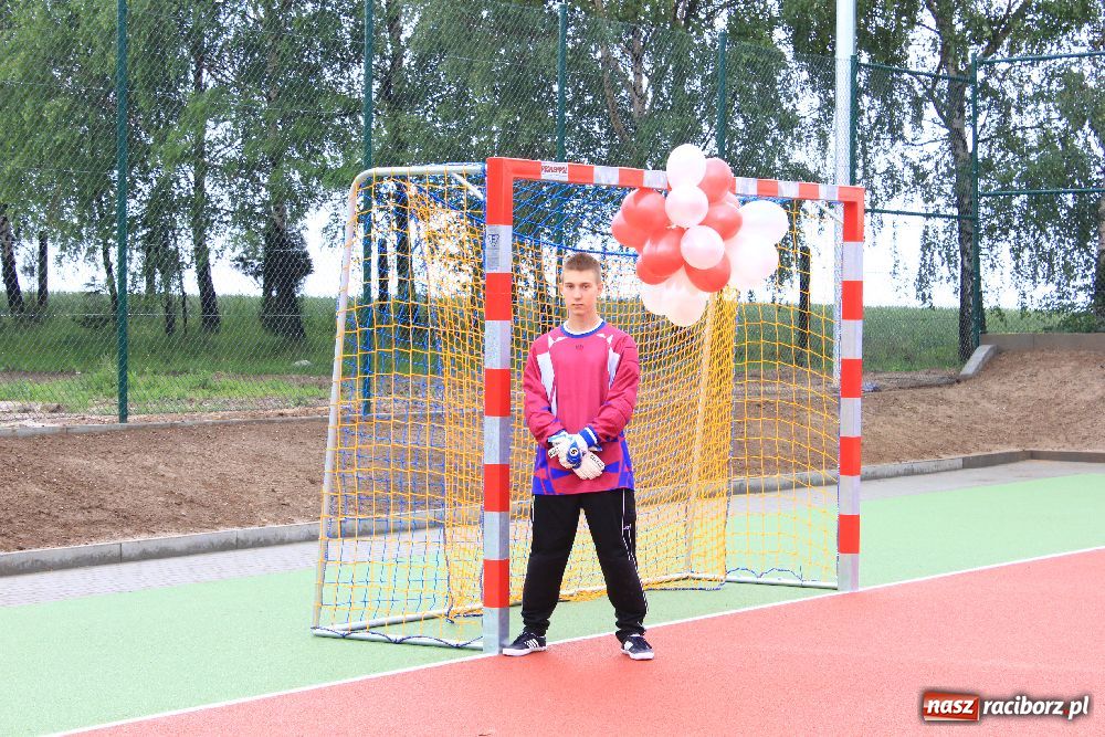 Zdjęcie w galerii na portalu naszraciborz.pl: Otwarto nowe boisko w Kornowacu wiadomości z regionu