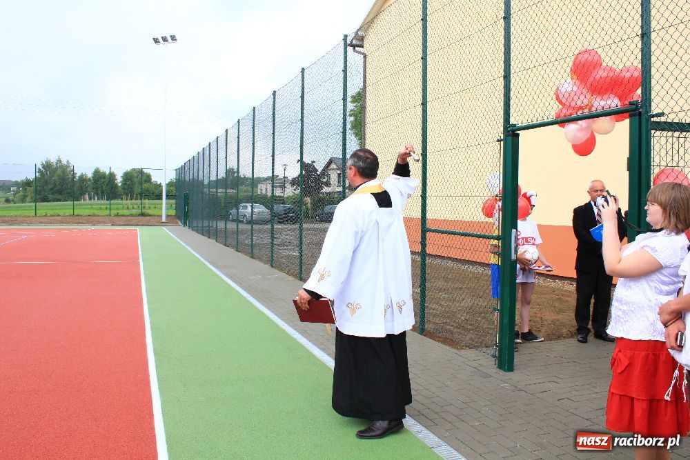 Zdjęcie w galerii na portalu naszraciborz.pl: Otwarto nowe boisko w Kornowacu wiadomości z regionu