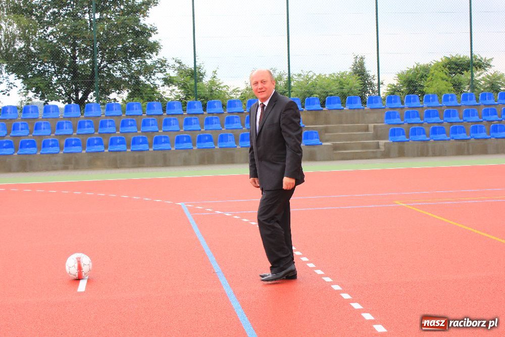 Zdjęcie w galerii na portalu naszraciborz.pl: Otwarto nowe boisko w Kornowacu wiadomości z regionu
