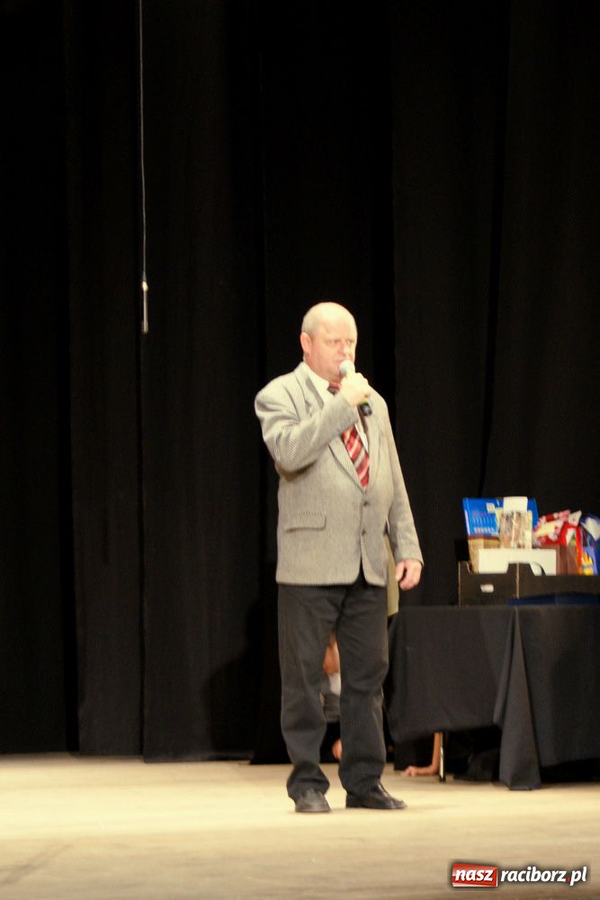 Zdjęcie w galerii na portalu naszraciborz.pl: Gala najlepszych uczniów 15-tki wiadomości z regionu