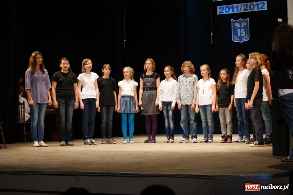 Zdjęcie w galerii na portalu naszraciborz.pl: Gala najlepszych uczniów 15-tki wiadomości z regionu