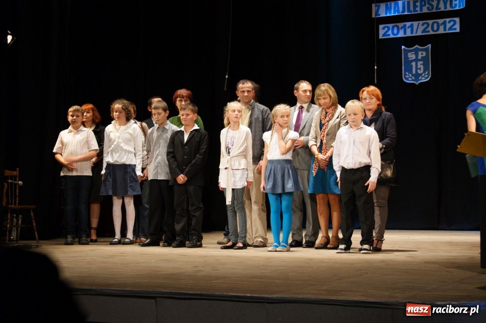 Zdjęcie w galerii na portalu naszraciborz.pl: Gala najlepszych uczniów 15-tki wiadomości z regionu