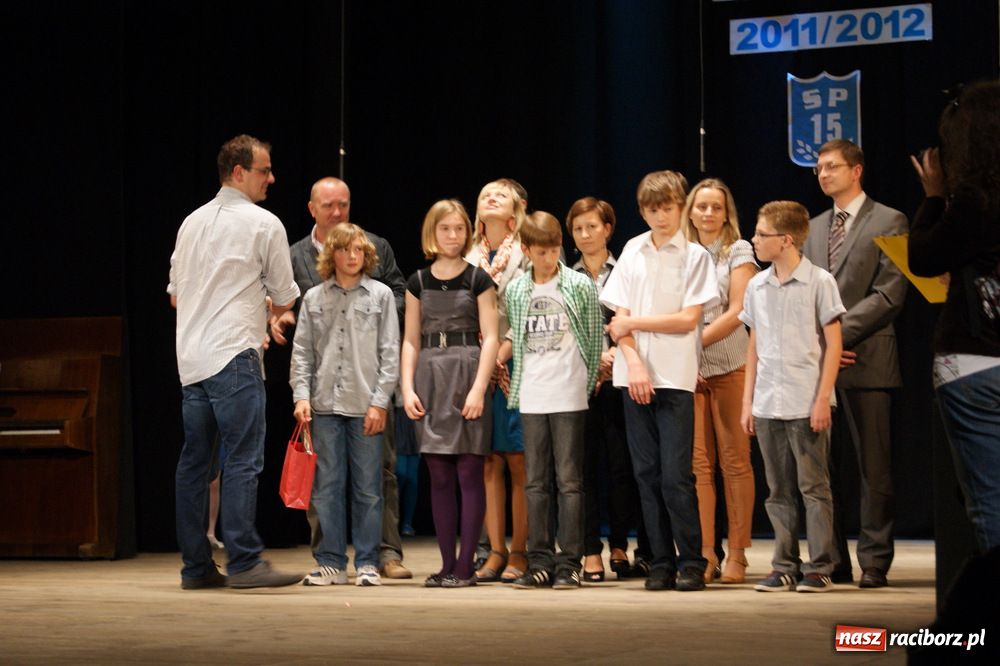Zdjęcie w galerii na portalu naszraciborz.pl: Gala najlepszych uczniów 15-tki wiadomości z regionu