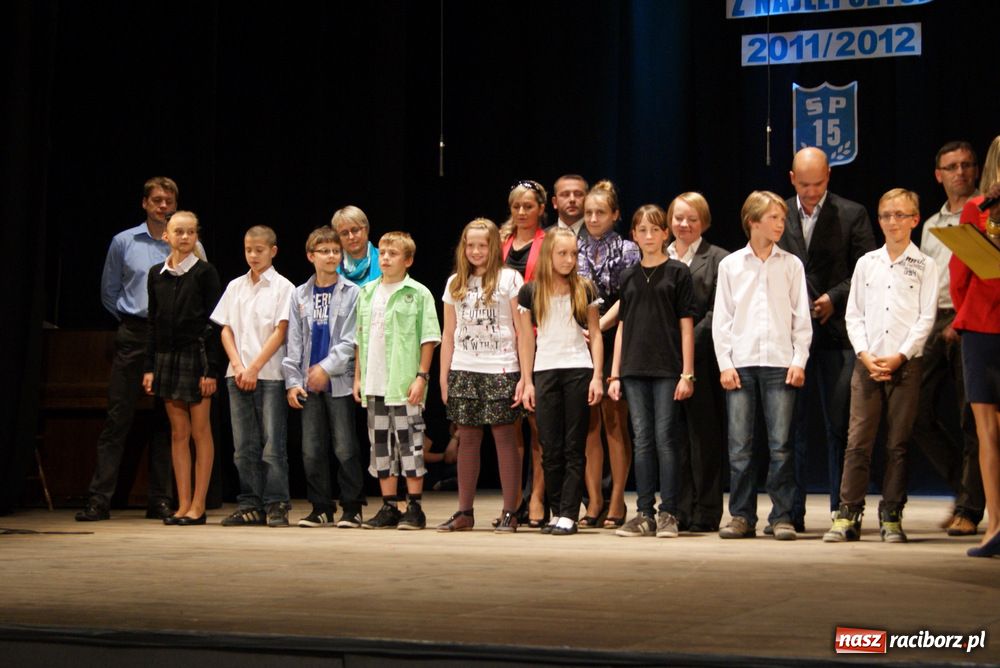 Zdjęcie w galerii na portalu naszraciborz.pl: Gala najlepszych uczniów 15-tki wiadomości z regionu