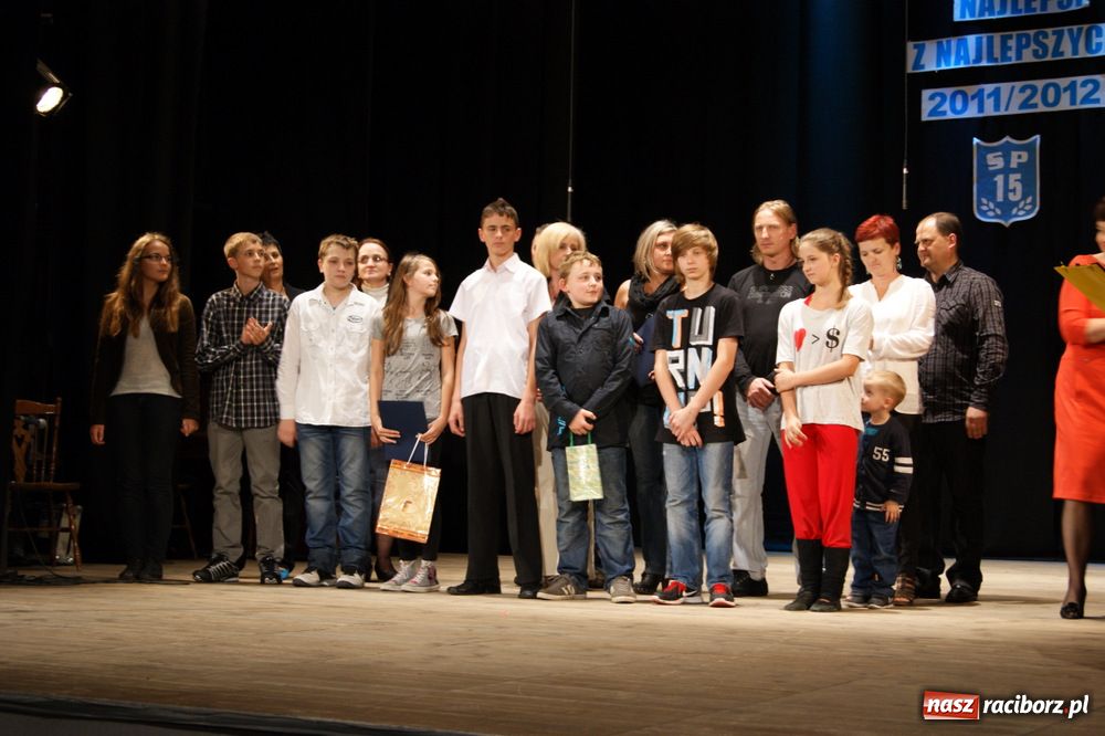 Zdjęcie w galerii na portalu naszraciborz.pl: Gala najlepszych uczniów 15-tki wiadomości z regionu