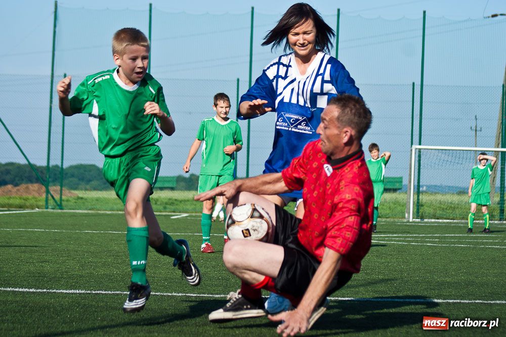 Zdjęcie w galerii na portalu naszraciborz.pl: Rodzice przegrali po rzutach karnych wiadomości z regionu