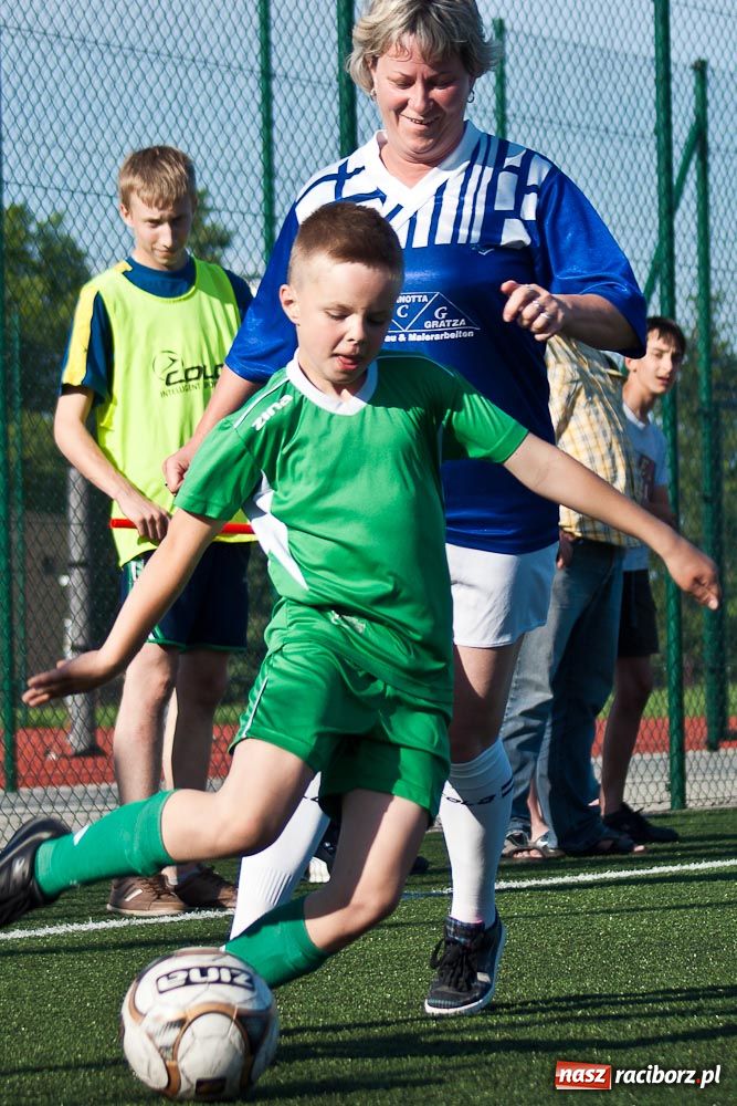 Zdjęcie w galerii na portalu naszraciborz.pl: Rodzice przegrali po rzutach karnych wiadomości z regionu