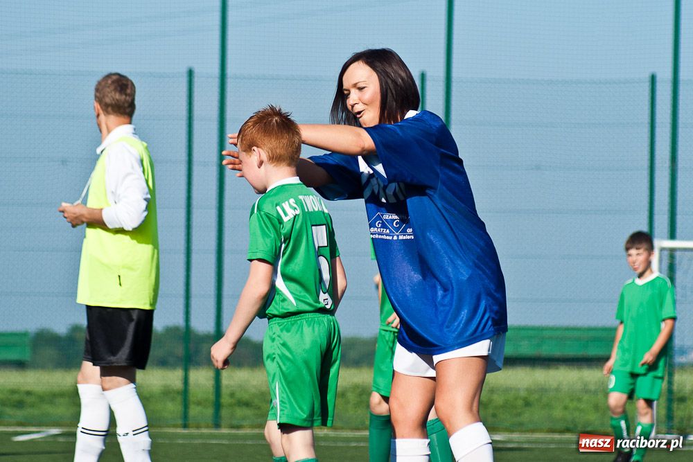 Zdjęcie w galerii na portalu naszraciborz.pl: Rodzice przegrali po rzutach karnych wiadomości z regionu