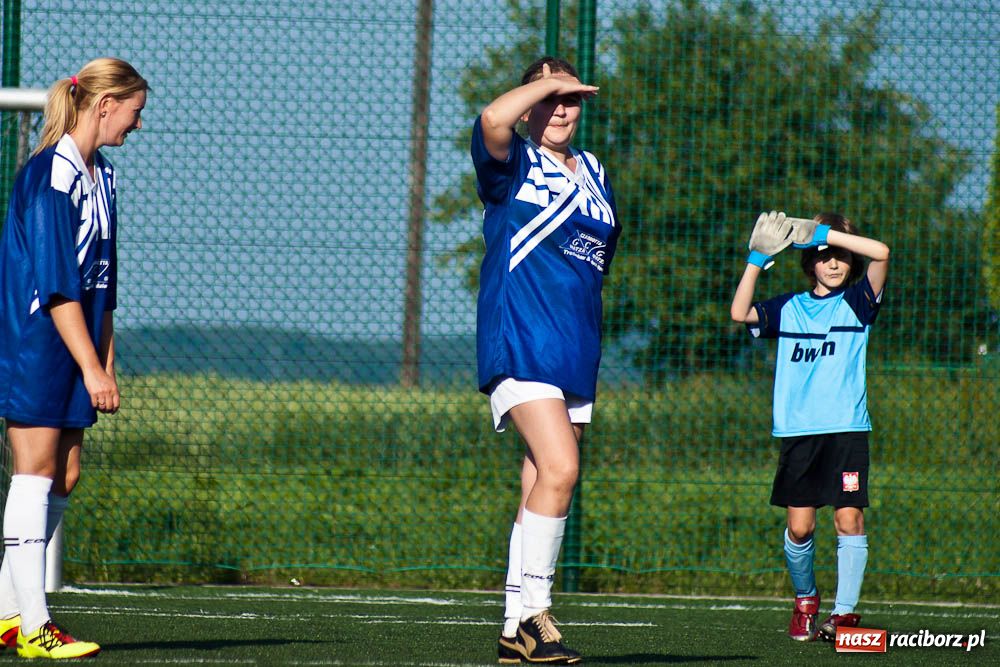 Zdjęcie w galerii na portalu naszraciborz.pl: Rodzice przegrali po rzutach karnych wiadomości z regionu