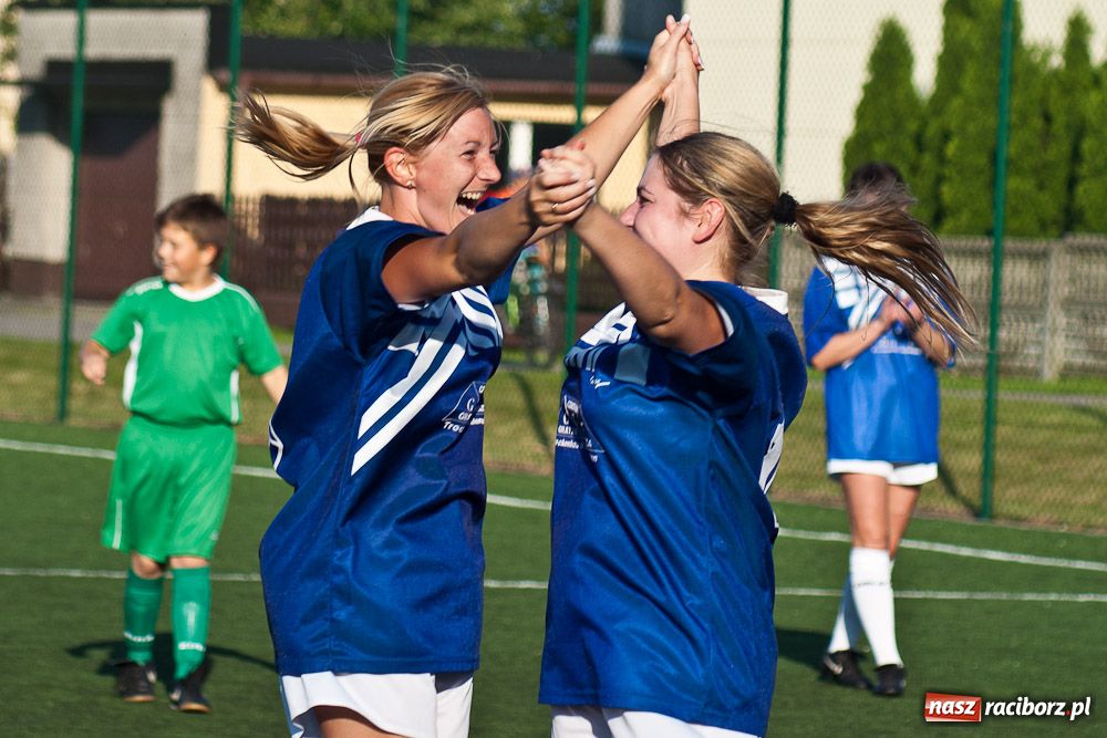 Zdjęcie w galerii na portalu naszraciborz.pl: Rodzice przegrali po rzutach karnych wiadomości z regionu