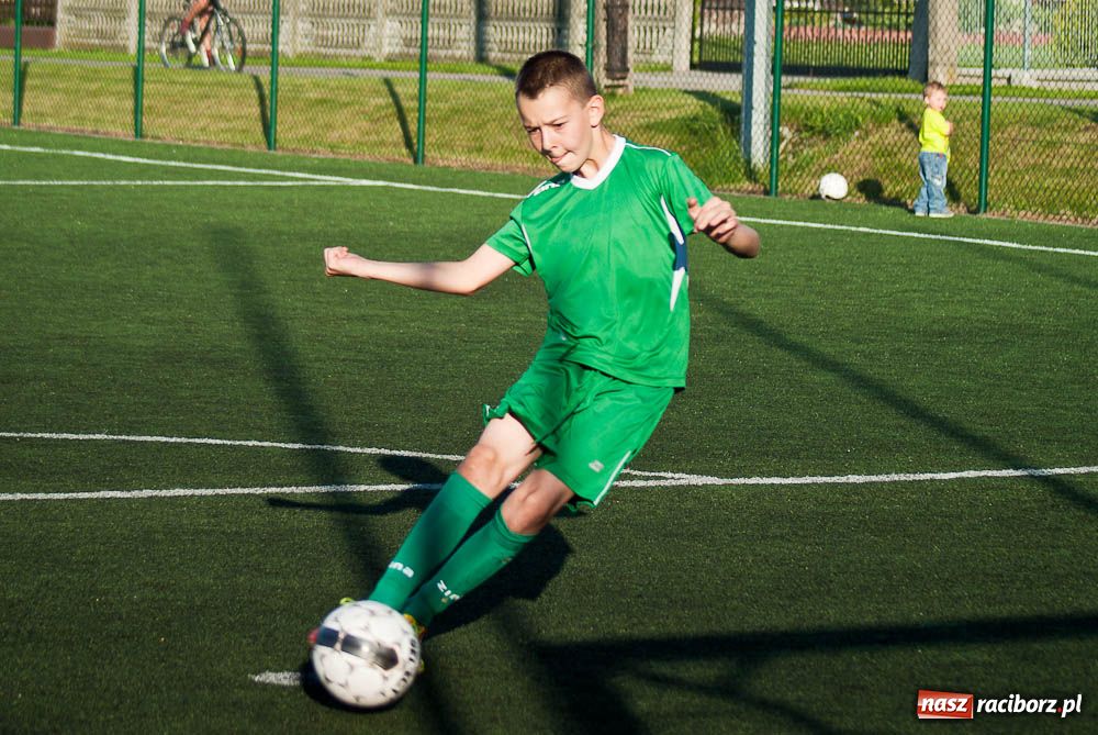 Zdjęcie w galerii na portalu naszraciborz.pl: Rodzice przegrali po rzutach karnych wiadomości z regionu