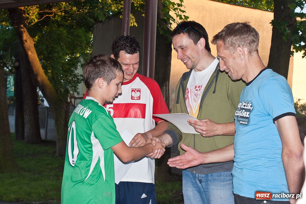 Zdjęcie w galerii na portalu naszraciborz.pl: Rodzice przegrali po rzutach karnych wiadomości z regionu