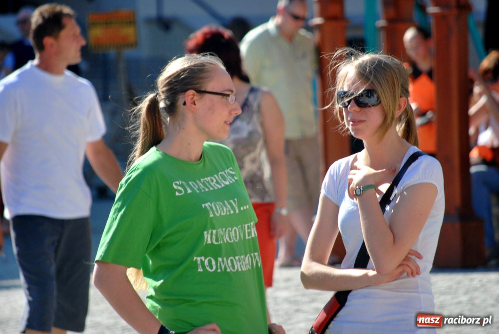 Zdjęcie w galerii na portalu naszraciborz.pl: Zamek kolorowy folklorem wiadomości z regionu
