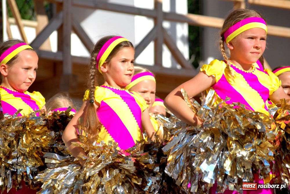 Zdjęcie w galerii na portalu naszraciborz.pl: Zamek kolorowy folklorem wiadomości z regionu