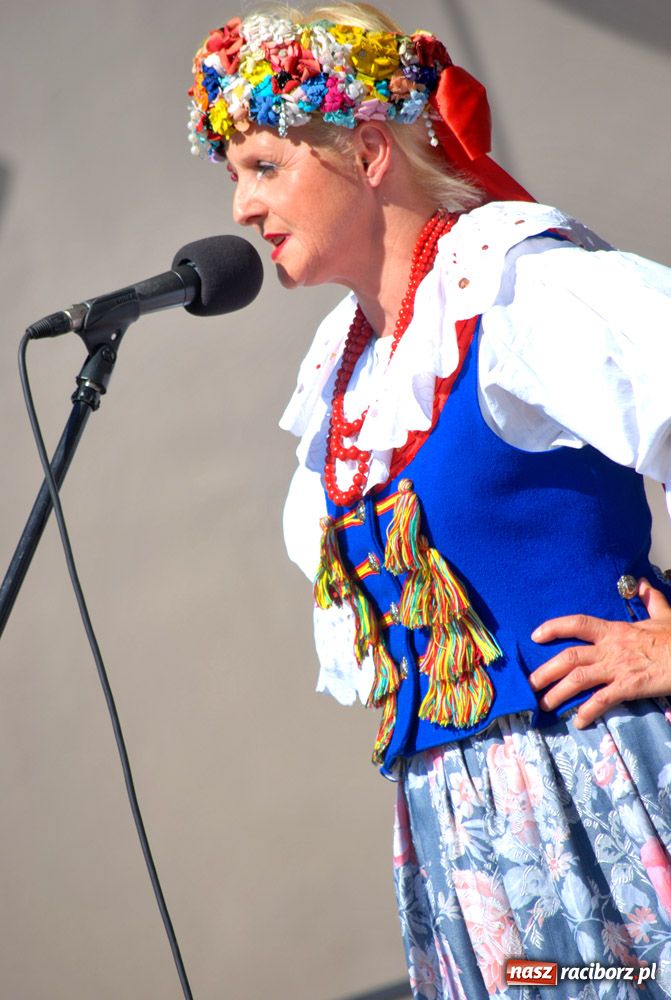 Zdjęcie w galerii na portalu naszraciborz.pl: Zamek kolorowy folklorem wiadomości z regionu