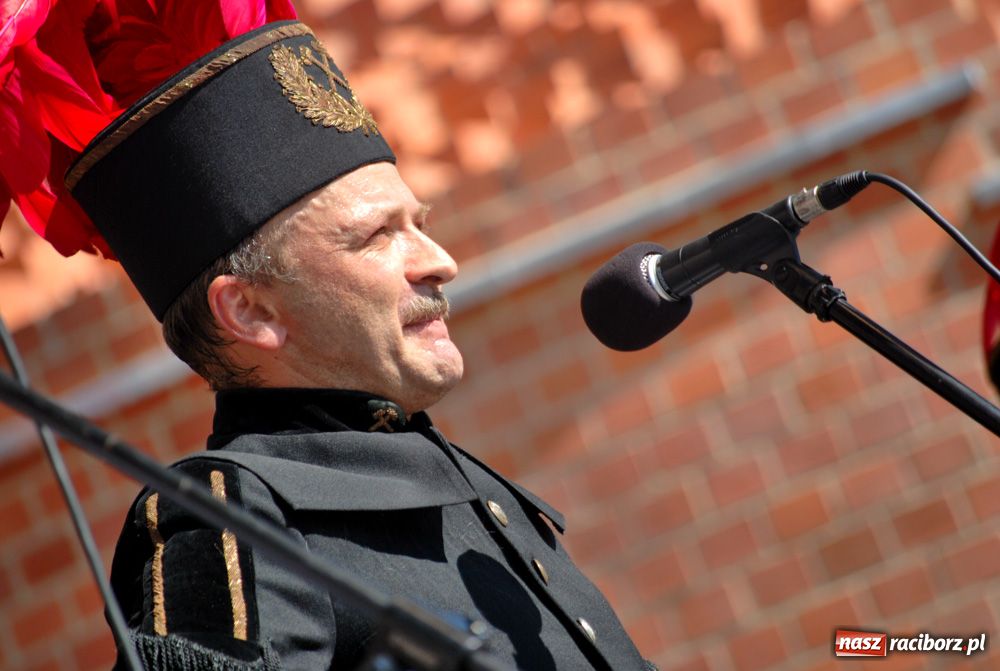 Zdjęcie w galerii na portalu naszraciborz.pl: Zamek kolorowy folklorem wiadomości z regionu