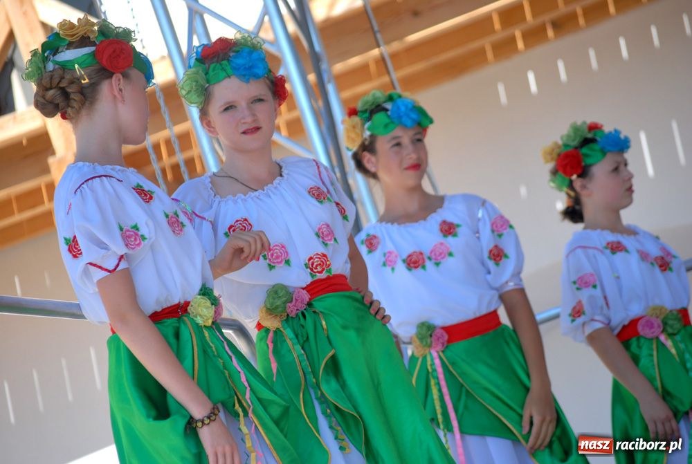 Zdjęcie w galerii na portalu naszraciborz.pl: Zamek kolorowy folklorem wiadomości z regionu