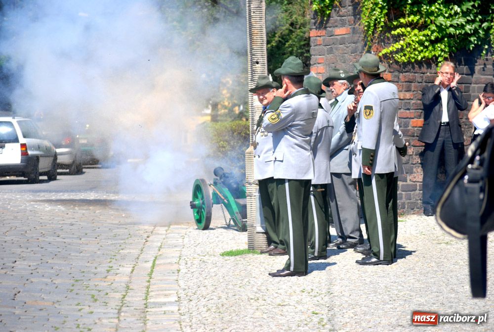 Zdjęcie w galerii na portalu naszraciborz.pl: Król kurkowy zasiadł dziś na tronie wiadomości z regionu