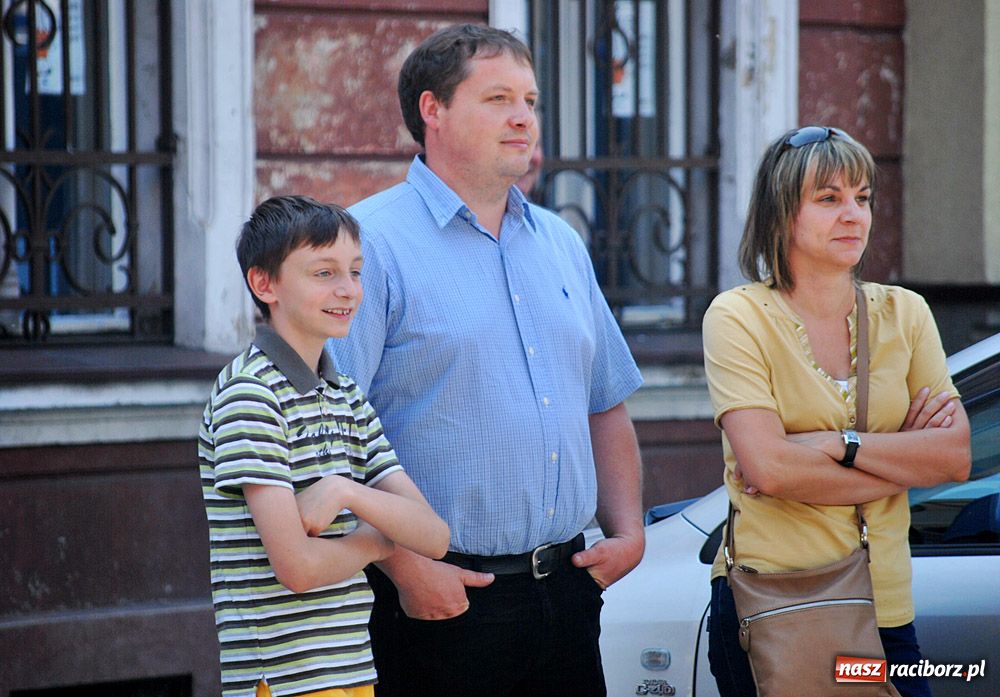 Zdjęcie w galerii na portalu naszraciborz.pl: Król kurkowy zasiadł dziś na tronie wiadomości z regionu