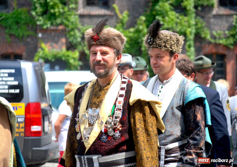 Zdjęcie w galerii na portalu naszraciborz.pl: Król kurkowy zasiadł dziś na tronie wiadomości z regionu