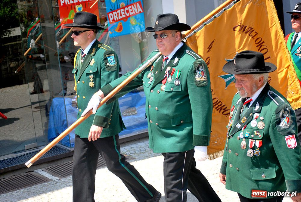 Zdjęcie w galerii na portalu naszraciborz.pl: Król kurkowy zasiadł dziś na tronie wiadomości z regionu