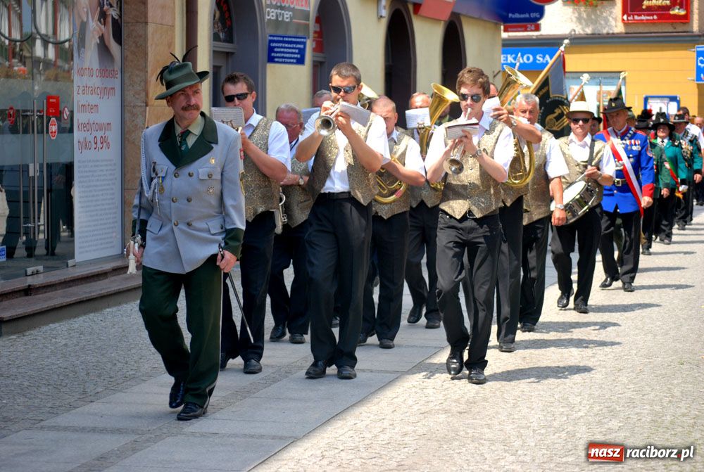 Zdjęcie w galerii na portalu naszraciborz.pl: Król kurkowy zasiadł dziś na tronie wiadomości z regionu