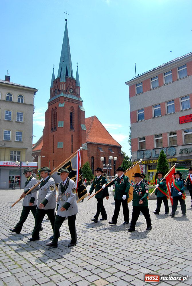 Zdjęcie w galerii na portalu naszraciborz.pl: Król kurkowy zasiadł dziś na tronie wiadomości z regionu