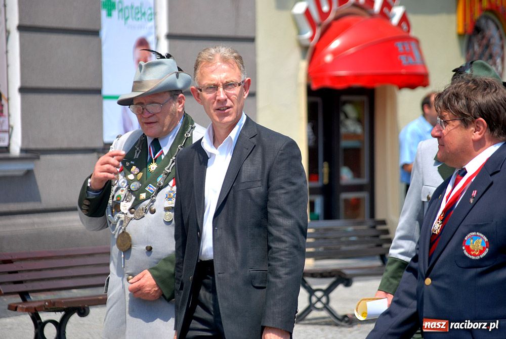 Zdjęcie w galerii na portalu naszraciborz.pl: Król kurkowy zasiadł dziś na tronie wiadomości z regionu