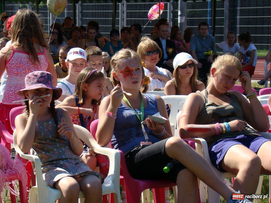 Zdjęcie w galerii na portalu naszraciborz.pl:  Szkoła im. J. Wawrzynka świętuje wiadomości z regionu