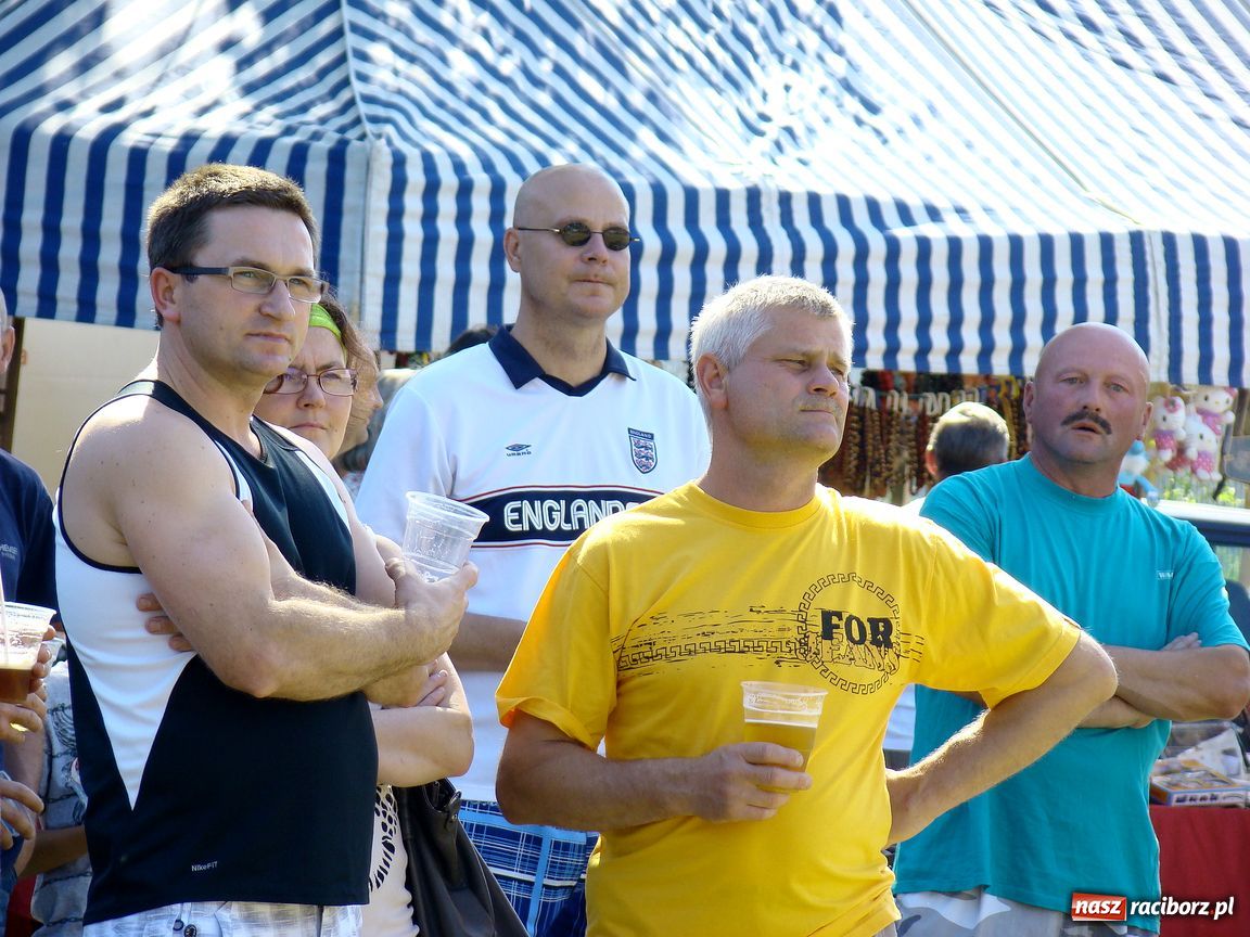 Zdjęcie w galerii na portalu naszraciborz.pl:  Szkoła im. J. Wawrzynka świętuje wiadomości z regionu