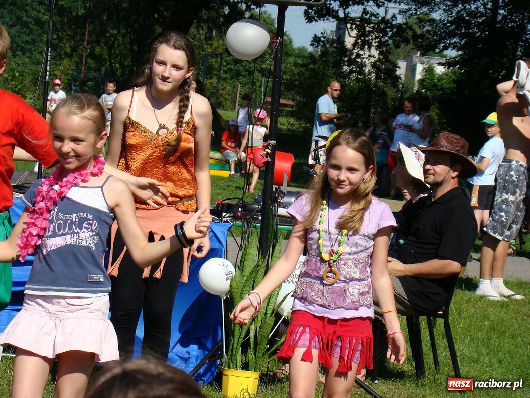 Zdjęcie w galerii na portalu naszraciborz.pl:  Szkoła im. J. Wawrzynka świętuje wiadomości z regionu